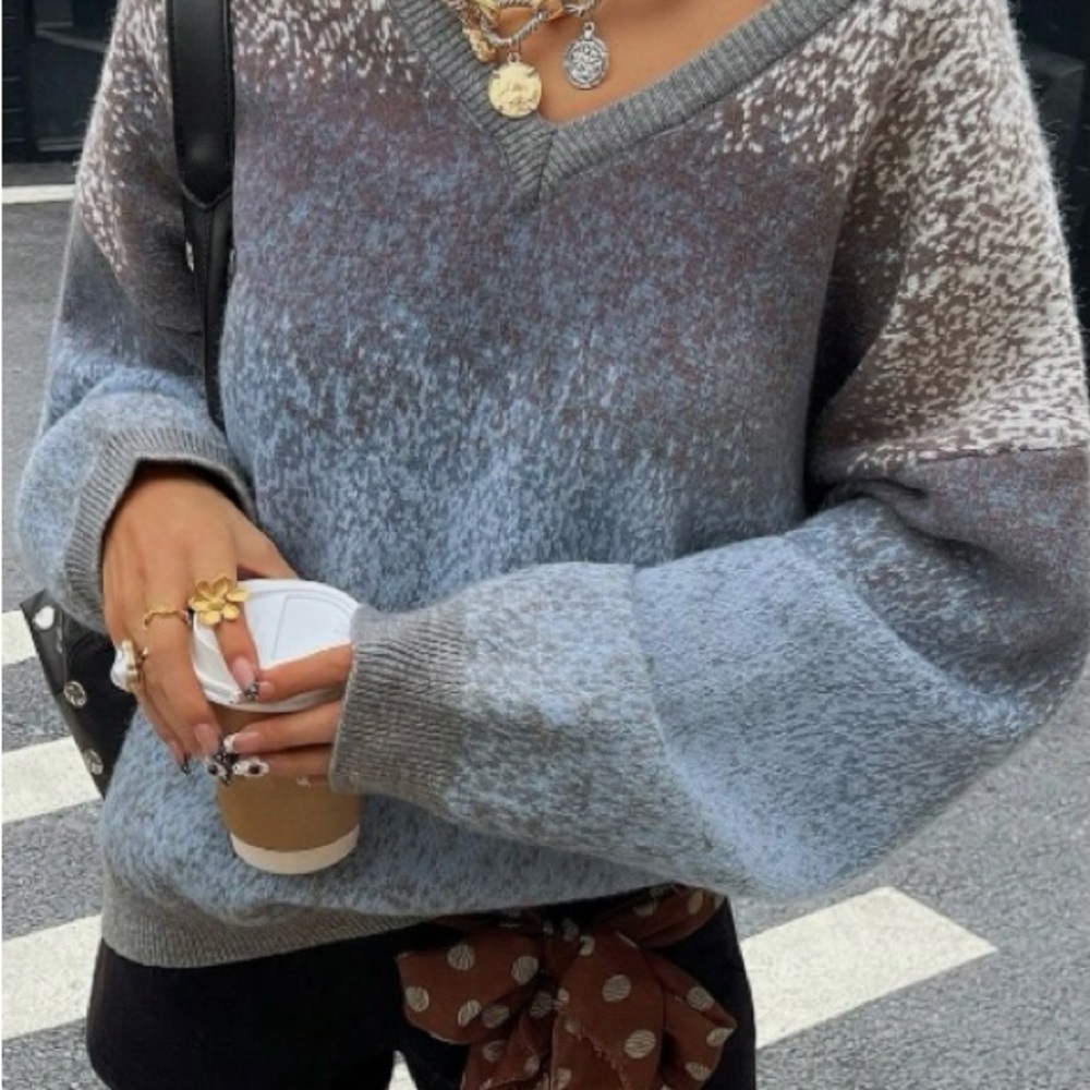 Women's V-Neck Gradient Sweater - Gray and White and Dusty Blue